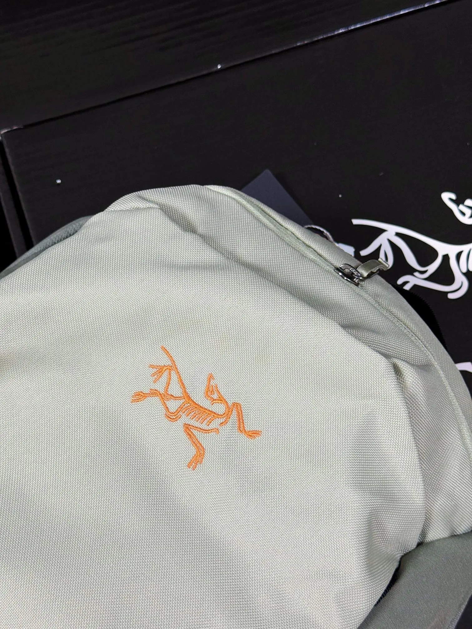Arcteryx Mantis 16L Lightweight Same Style （ ） New Arrival 16 ！！！ ，YKK ， ， ！ ！ ！ 。 ！ ！ ：Black ：45*26*21.7